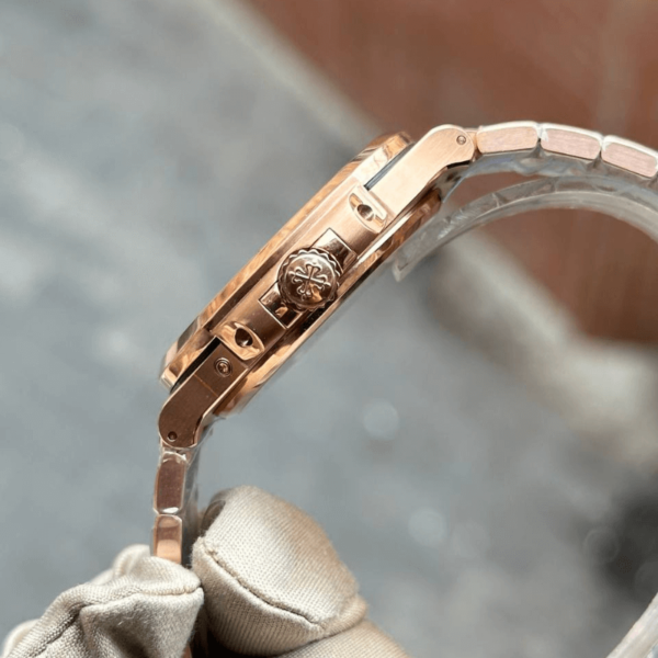 Patek Philippe Replica NAUTILUS 5712 Rose Gold - Image 3