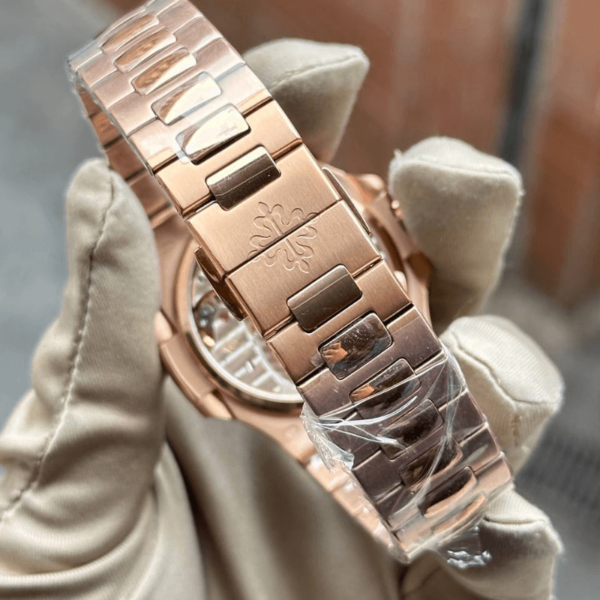 Patek Philippe Replica NAUTILUS 5712 Rose Gold - Image 6