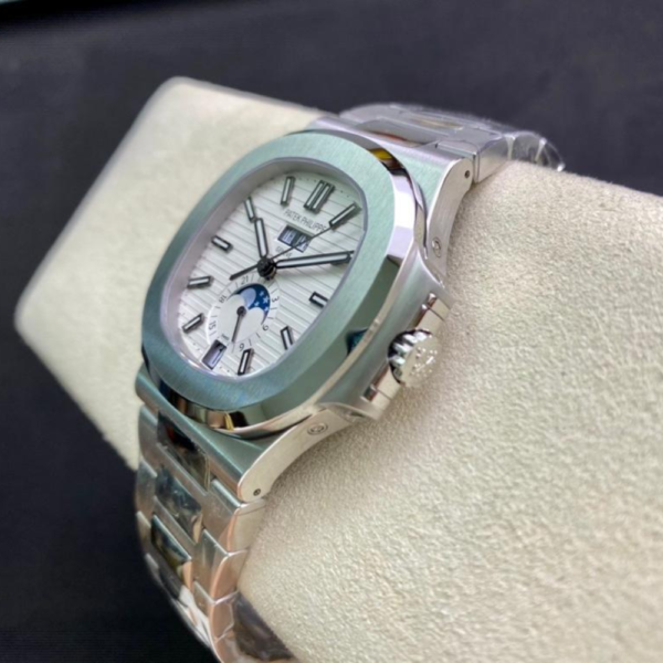 Patek Philippe Replica NAUTILUS 5726 - Image 4