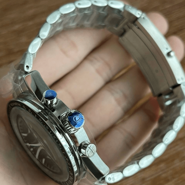 Replica Omega 42MM Speedmaster Moonwatch - Image 4