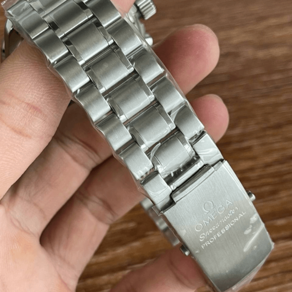 Replica Omega 42MM Speedmaster Moonwatch - Image 5