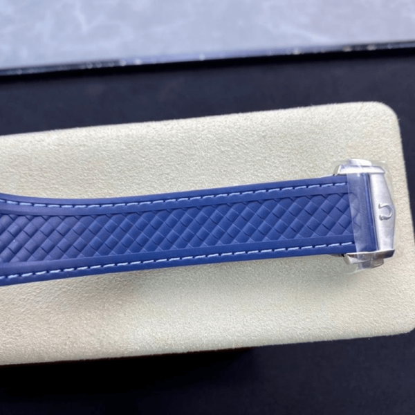 Replica Omega 43MM Seamaster Aquaterra World Time (Blue Strap) - Image 5