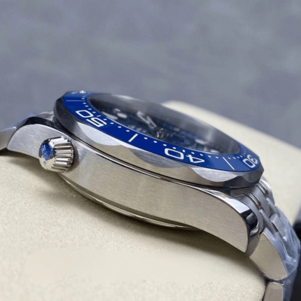 Replica Omega 44MM Seamaster Diver 300M Chronograph - Image 5