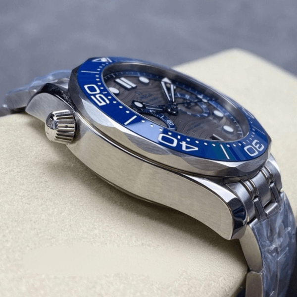 Replica Omega 44MM Seamaster Diver 300M Chronograph - Image 4