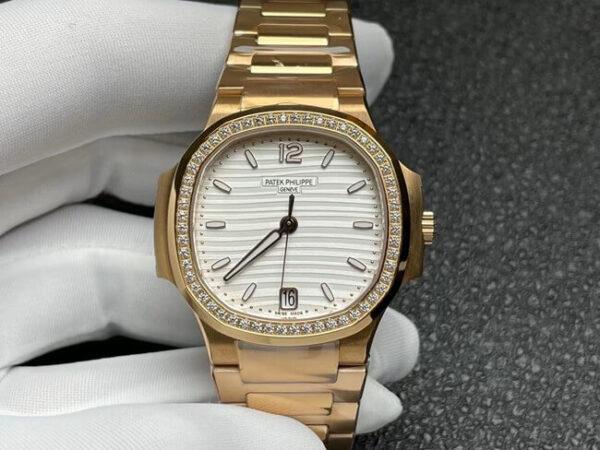Réplica Patek Philippe NAUTILUS 7118 Diamond White Dial - Image 2