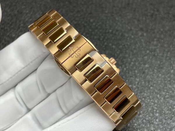 Réplica Patek Philippe NAUTILUS 7118 Diamond White Dial - Image 4