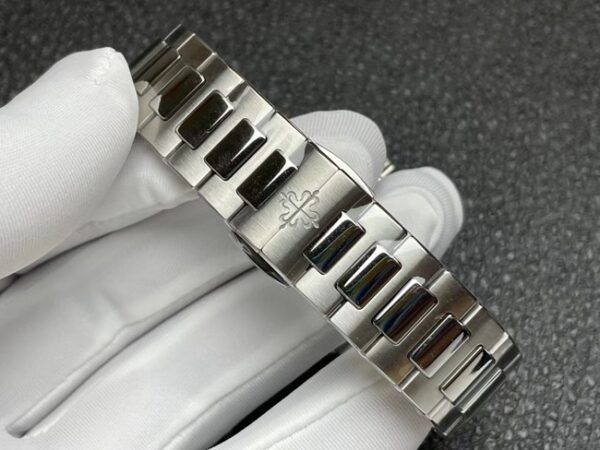 Replica Patek Philippe NAUTILUS 7118 - Image 7