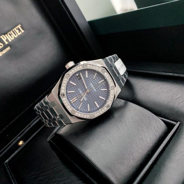 Replica Audemars Piguet Royal Oak 15450 Diamond Case - Image 2