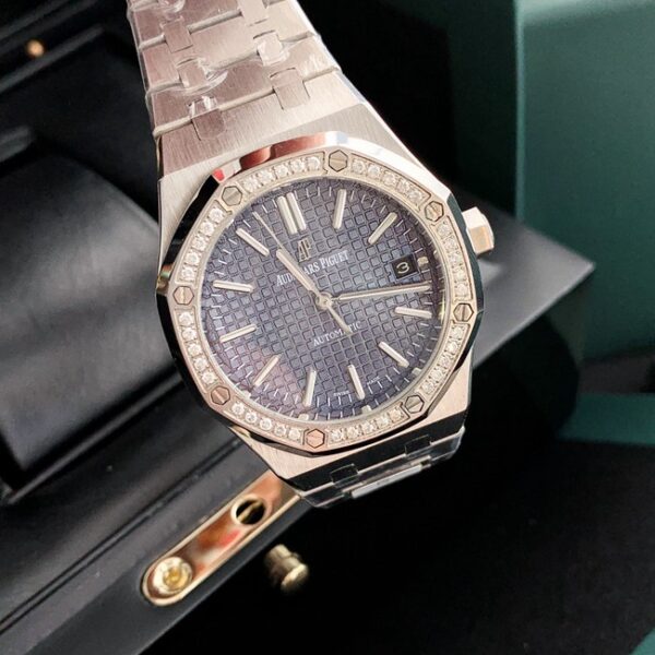 Replica Audemars Piguet Royal Oak 15450 Diamond Case - Image 3