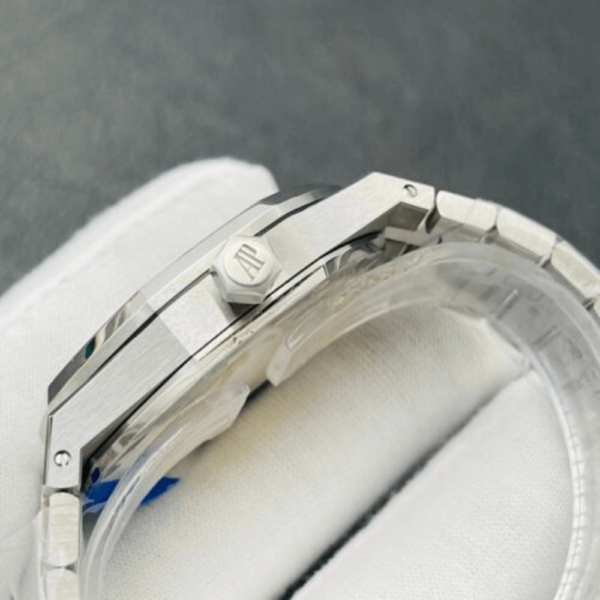 Replica Audemars Piguet Royal Oak 15510 Gray Dial - Image 4