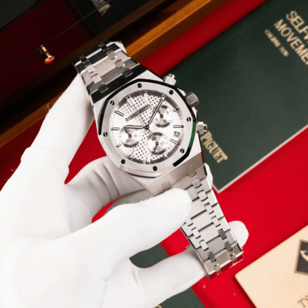 Replica Audemars Piguet Royal Oak 26240 White Dial - Image 2