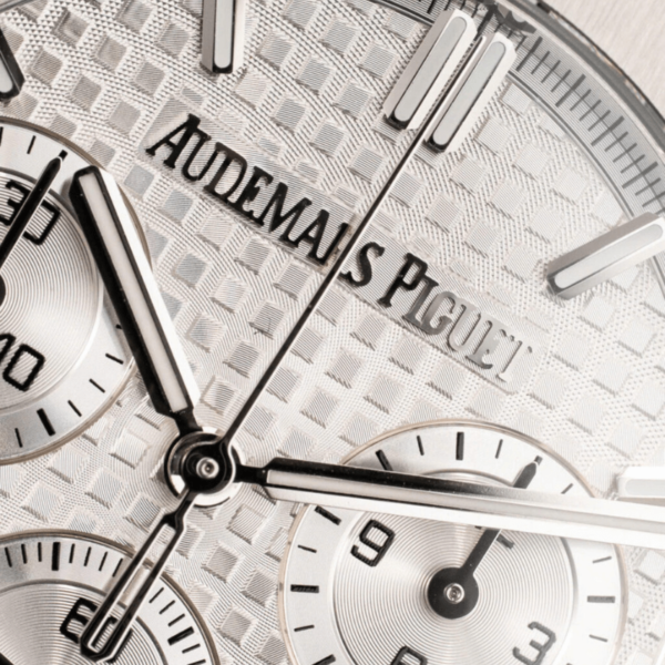 Replica Audemars Piguet Royal Oak 26240 White Dial - Image 4