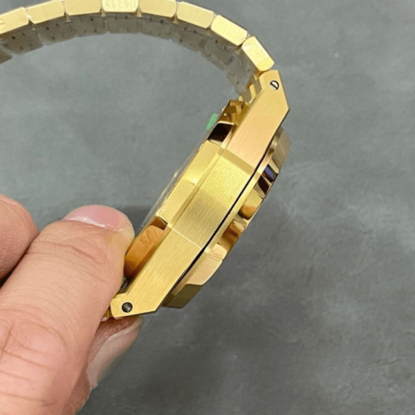 Replica Audemars Piguet Royal Oak 26331 Gold - Green Dial - Image 3