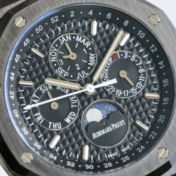 Replica Audemars Piguet Royal Oak 26579 Black - Image 2