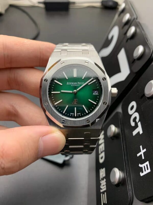 Replica Audemars Piguet Royal Oak JUMBO 15202 - Green Dial - Image 2