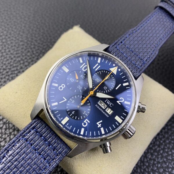 Replica IWC PILOT’S WATCHES 43MM Blue Strap - Image 2