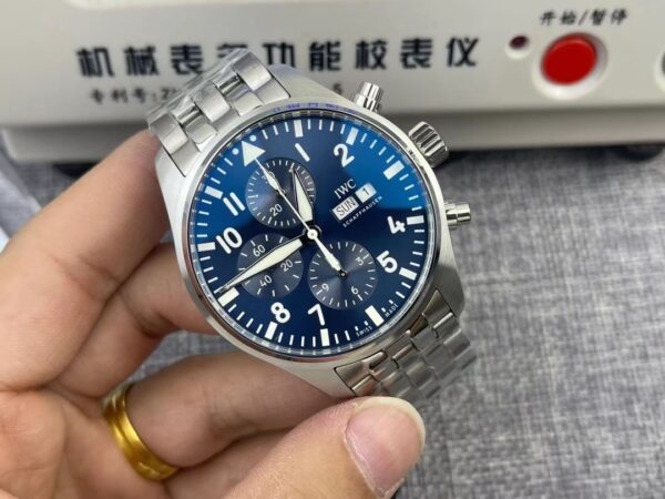 Replica IWC PILOT’S WATCHES 43MM Stainless steel Blue dial - Image 2