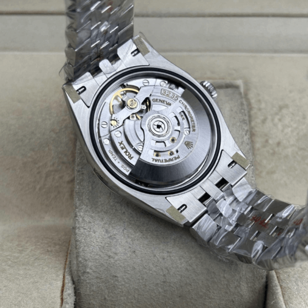 Replica Rolex Datejust Jubilee Roman Dial 41MM - Image 7