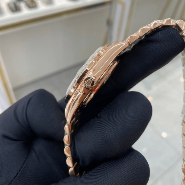 Replica Rolex Day Date Rose Gold Diamonds Case - Image 5
