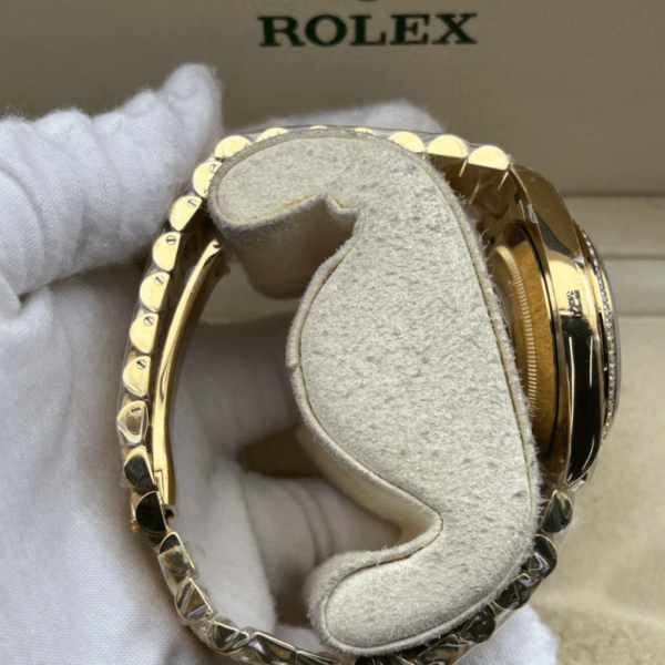 Replica Rolex Day Date Yellow Gold Black Onyx Dial -Diamonds Bezel- - Image 7
