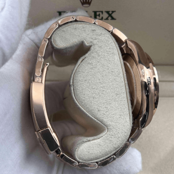 Replica Rolex Daytona Cosmograph Rainbow Diamonds - Image 5