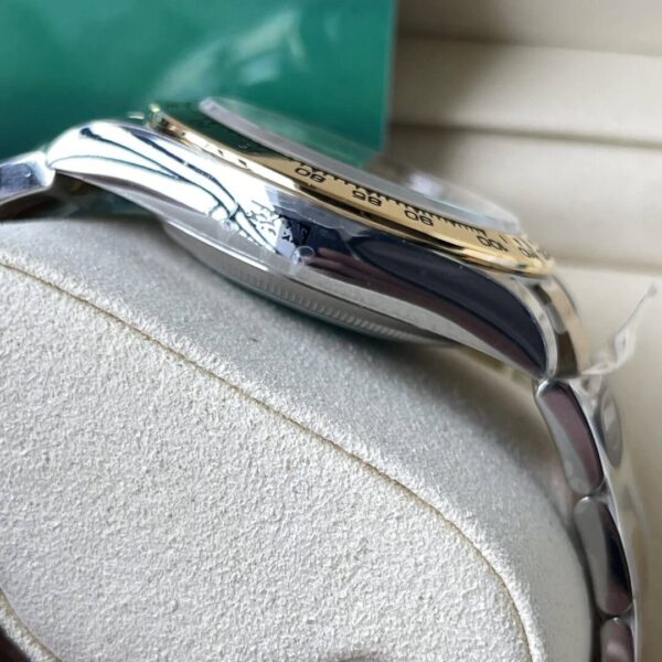 Replica Rolex Daytona Cosmograph Two Tone Gold Dial - Image 3