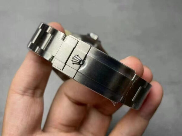 Replica Rolex Oyster Air-King 3230 - Image 8