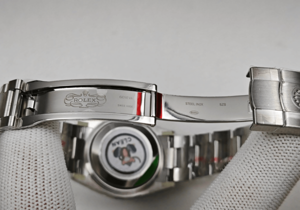 Replica Rolex Oyster Perpetual Green Dial 41mm - Image 6